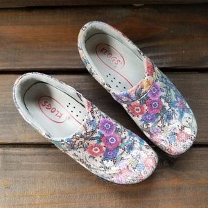 Klogs Flower Clogs Super Comfy!